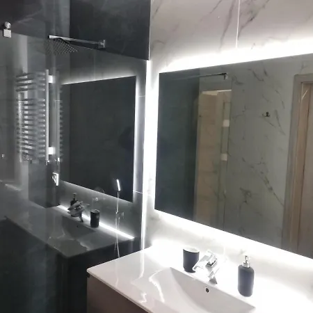 Danny Deluxe Apartment